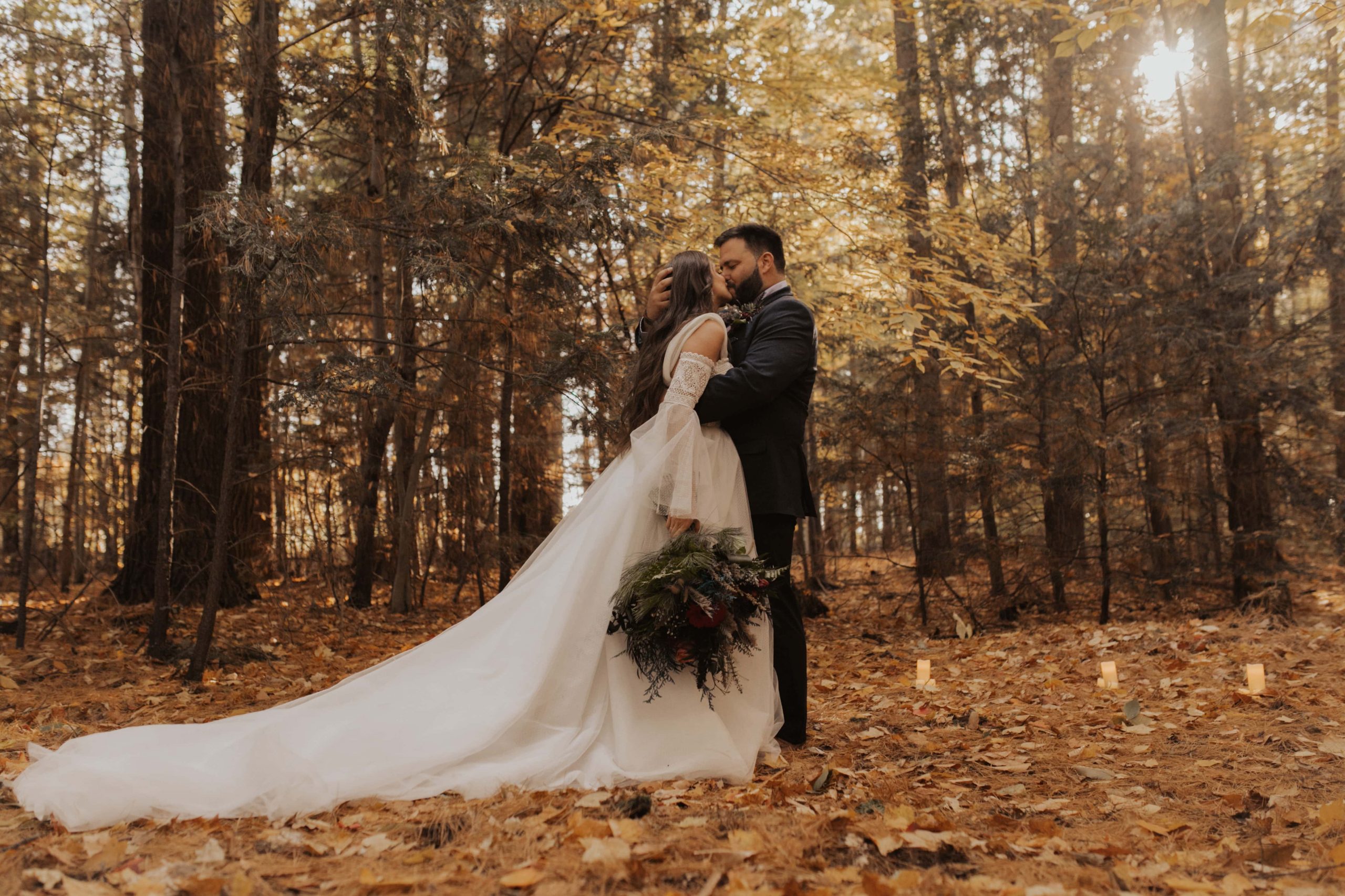 micro wedding montreal with bride and groom