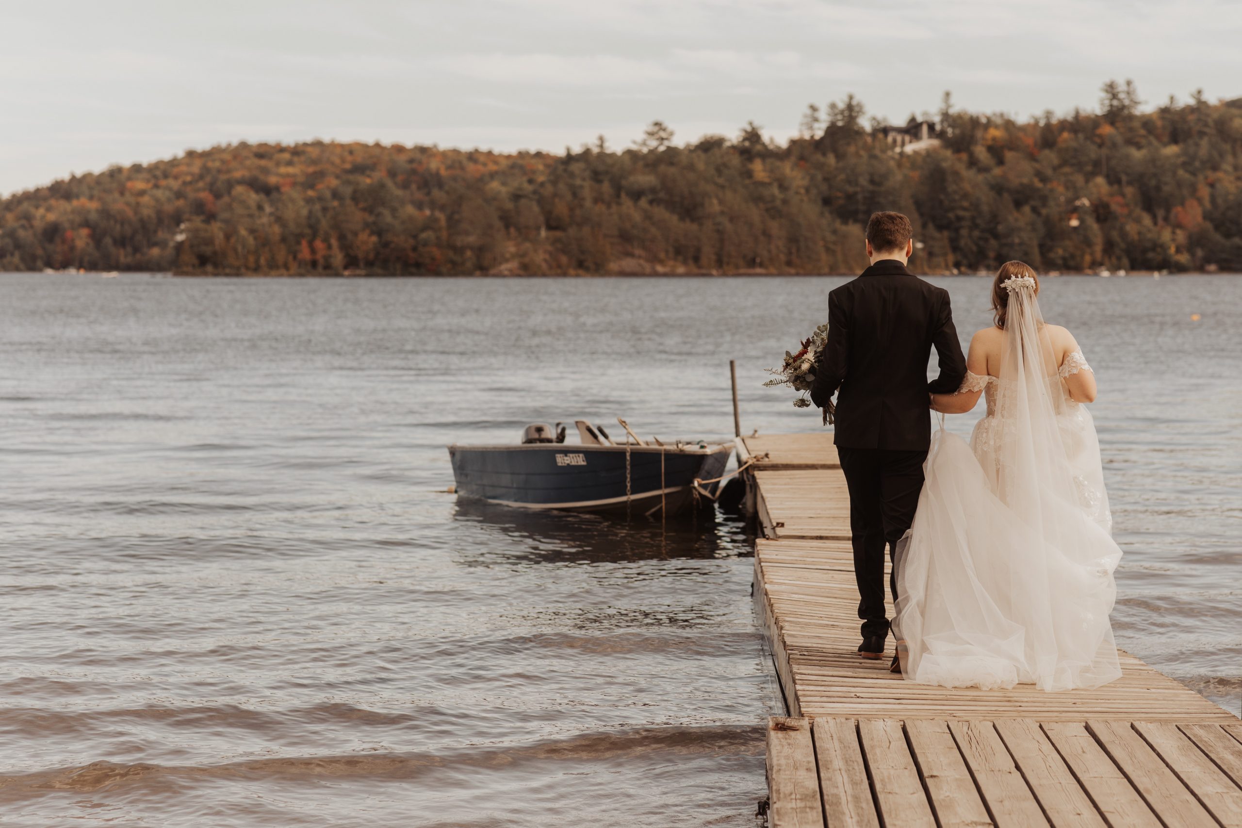 montreal micro wedding with bride and groom