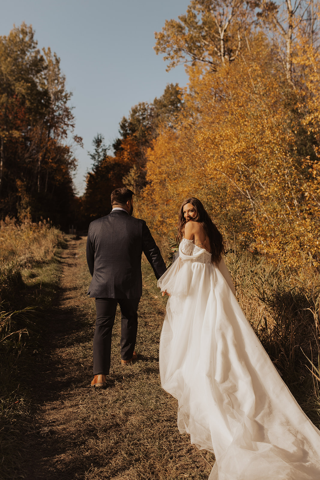 Unique Elopement with a Boho, Countryside Flair and a Helicopter Ride Unique Elopement with a Boho, Countryside Flair and a Helicopter Ride