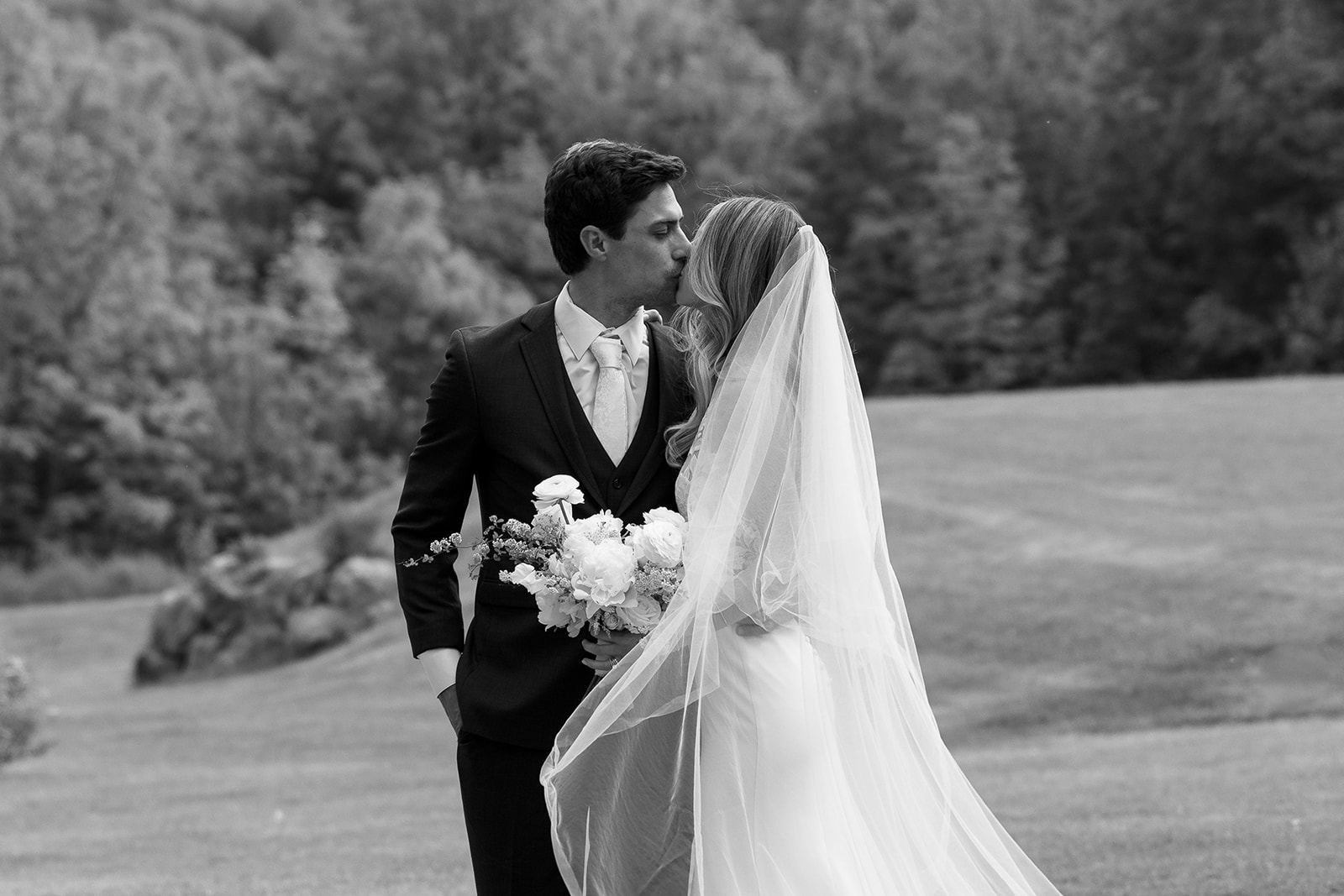 What to Look For in Your Wedding Photographer | Montreal Wedding Photographer